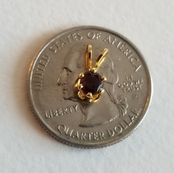 Relisted - Vintage tiny solitaire pendant purple gold tone - Picture 9 of 10